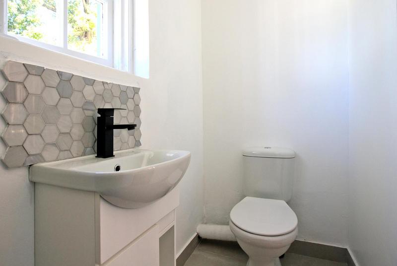 To Let 1 Bedroom Property for Rent in Rosebank Western Cape